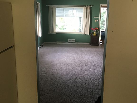 4th image of 524 Lexington St