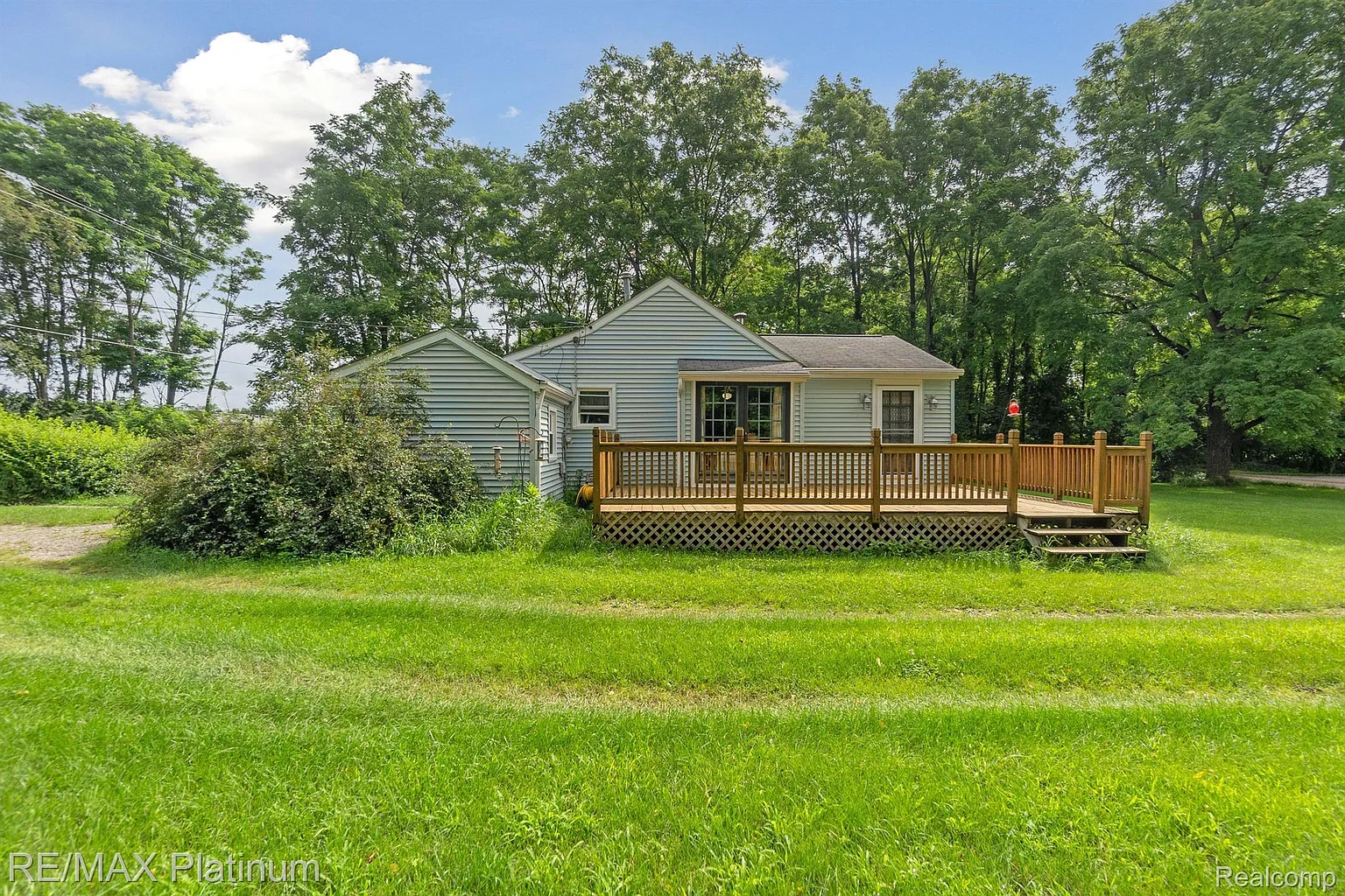 9399 Dean Rd photo 1