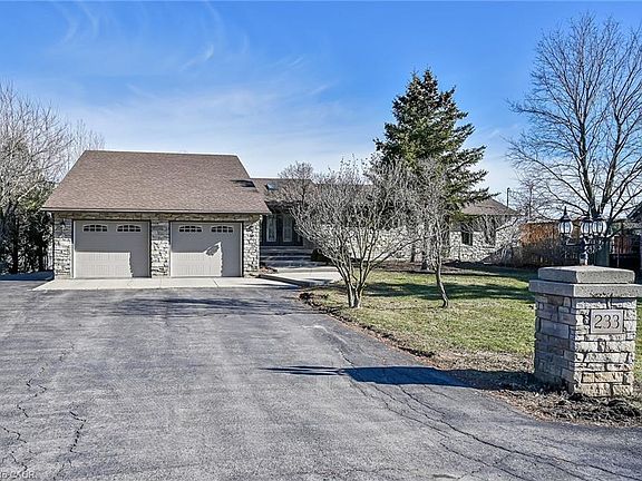 2nd image of 233 Green Mountain Rd E