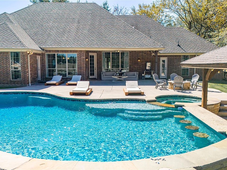 1st image of 302 Kylie Ct