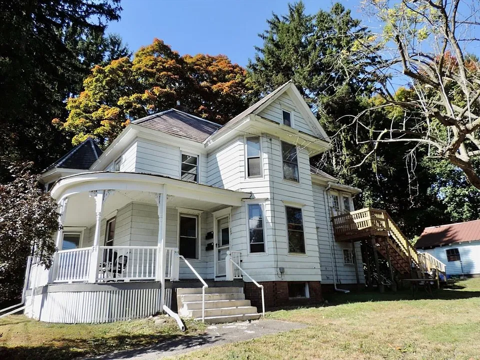 502 Main St #1