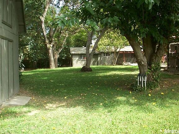 5th image of 7677 Roberts Dr