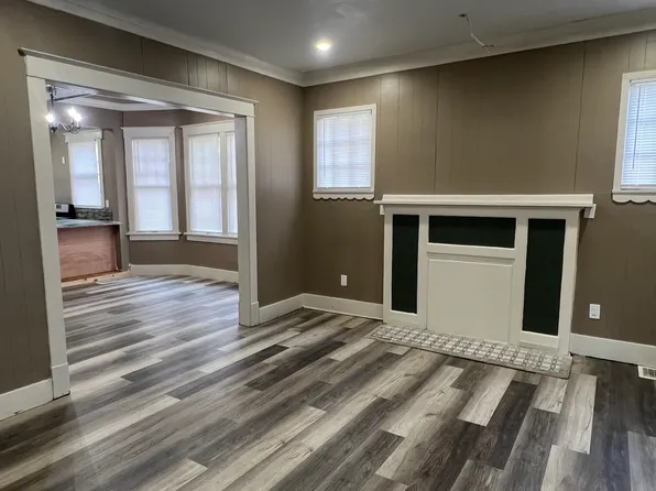 610 W Armstrong Ave, Peoria, IL 61606