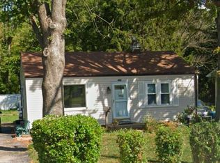 320 S Geyer Rd, Saint Louis, MO 63122