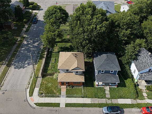 2nd image of 1120 Innisfallen Ave