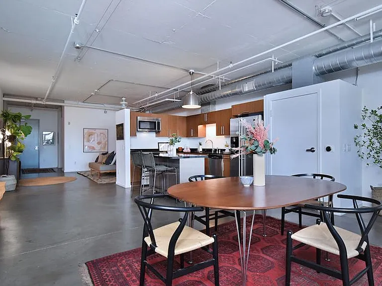 510 S Hewitt St #305 — Photo 10