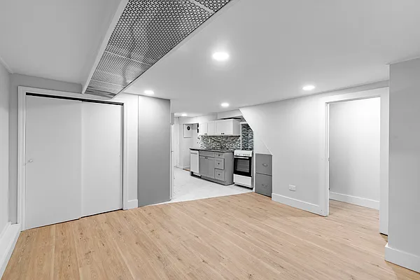 Sold by HomeDax Real Estate | media 10