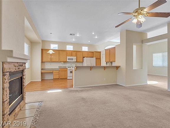 5th image of 975 Garden Breeze Way