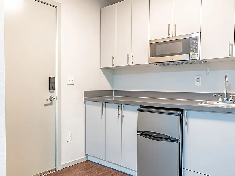 Elegant, Efficient Studios in Beautiful Delridge! — Photo 29