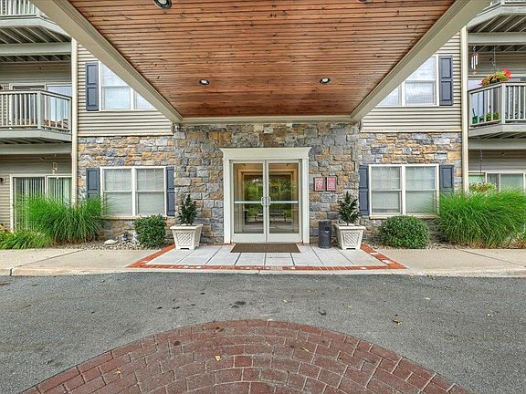 3rd image of 61 Stewart Ave Unit 301
