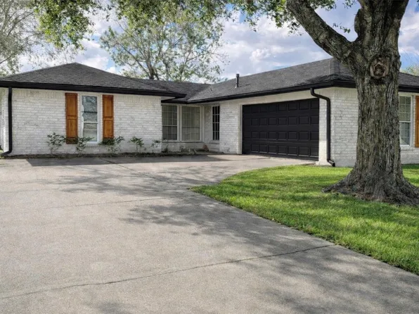 10322 Sageburrow Dr, Houston, TX 77089