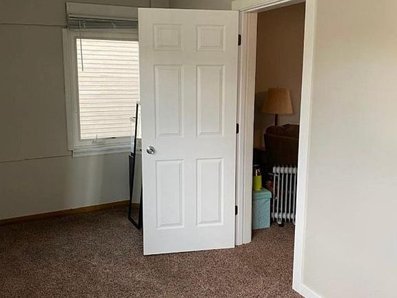 3rd image of 1165 W 4th St #1