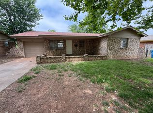 221 W Michael Dr, Midwest City, OK 73110