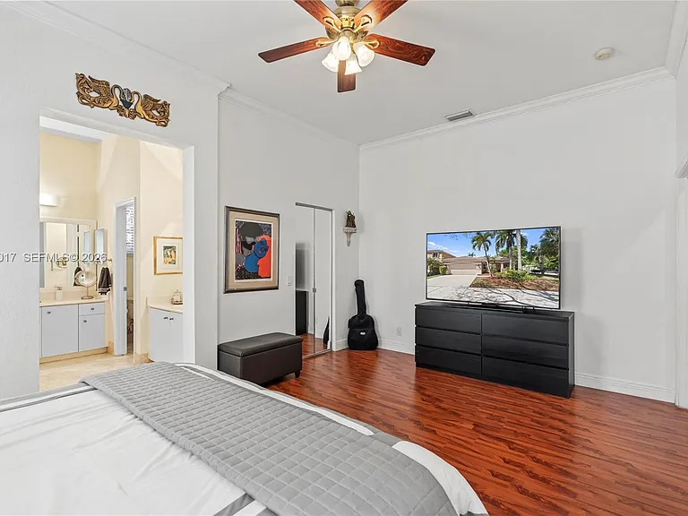 1097 Allamanda Way — Photo 33
