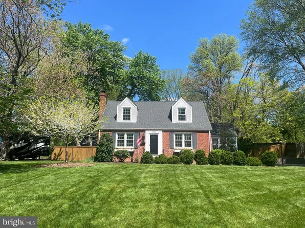 6718 Kennedy Ln, Falls Church, VA 22042