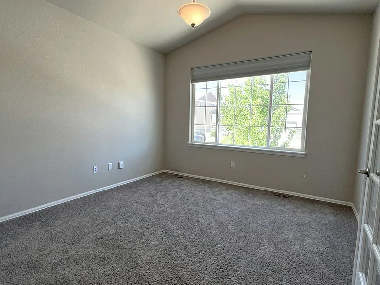 2618 Emerald St — Photo 24