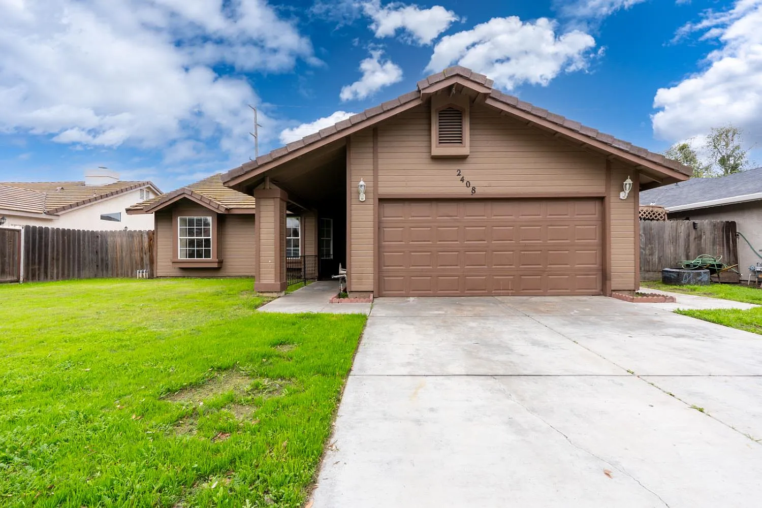2408 Beatrice Ln photo 1