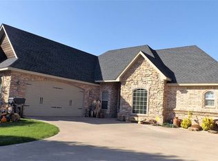 409 Wandering Way, Ardmore, OK 73401