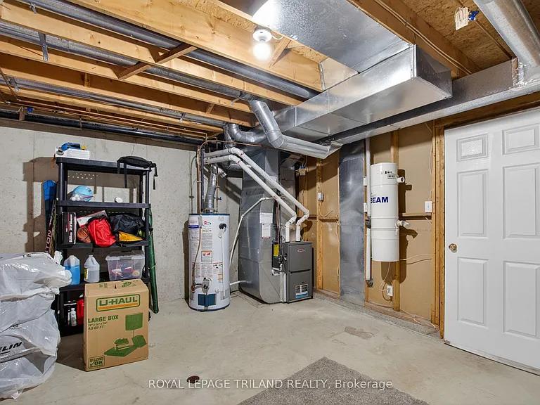 1415 Commissioners Rd W #21 — Photo 31