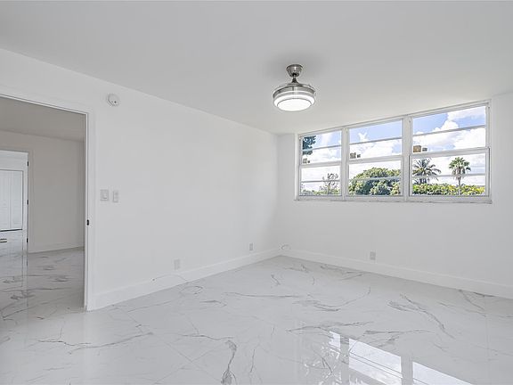 3rd image of 9811 N Hollybrook Lake Drive #205