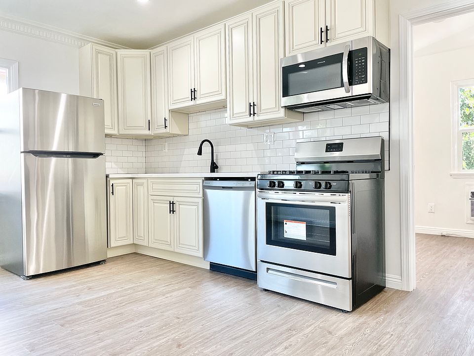 1st image of 420 N Sierra Bonita Ave #B