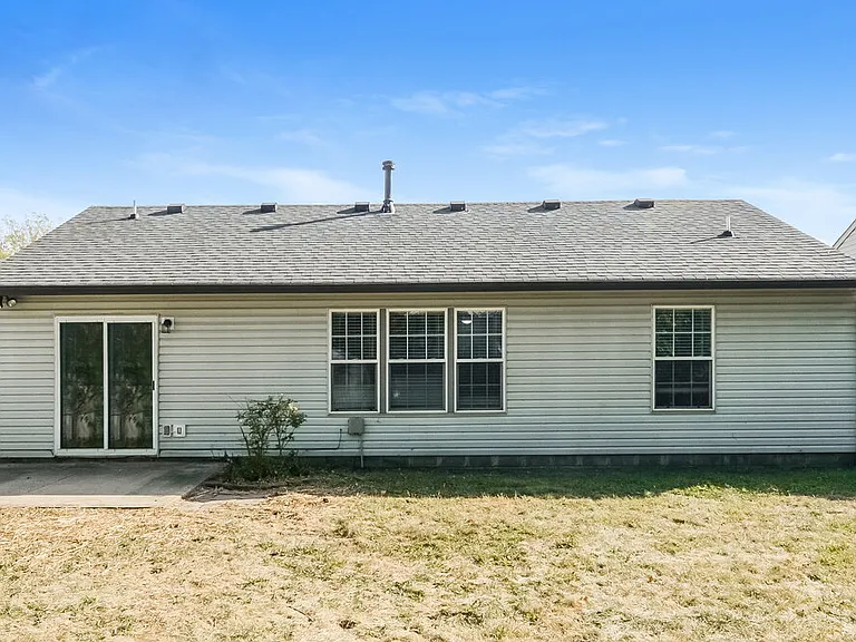 5724 Blackley Ln — Photo 15