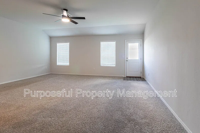 3 bed, 2.0 bath, 1713 sqft, $1,850 — Photo 4