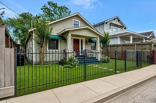 4628 Kermit St Photo 1