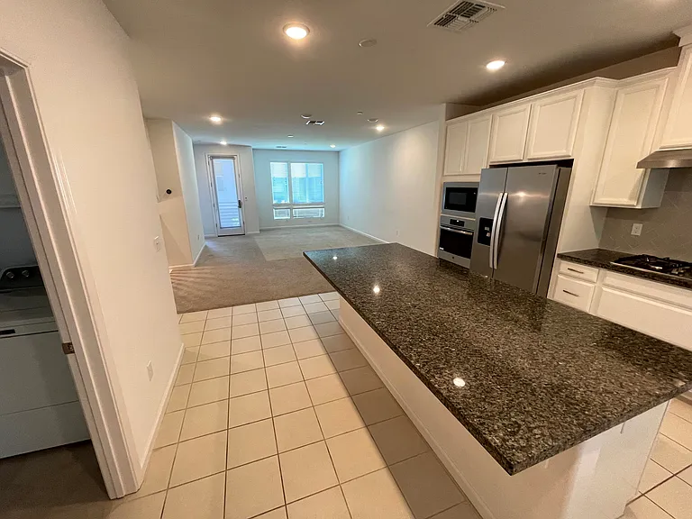 3931 Meridian St — Photo 6