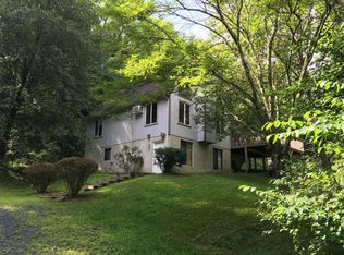 499 Hollow Rd, East Stroudsburg, PA 18302