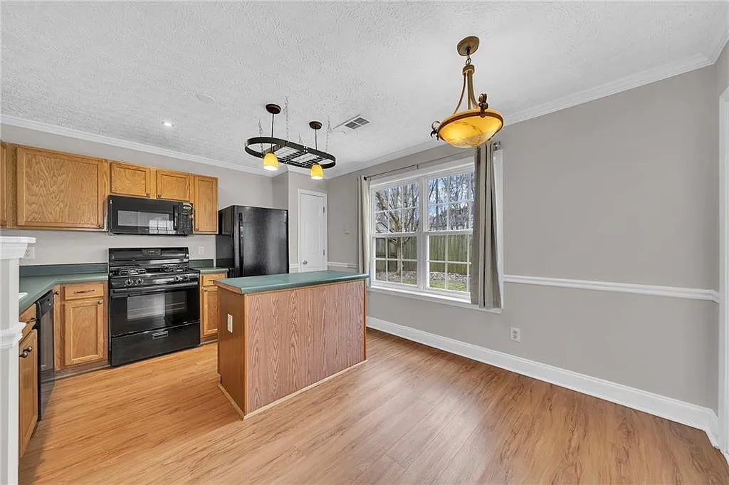 3 bed, 2.5 bath, 1260 sqft, $1,980 — Photo 4