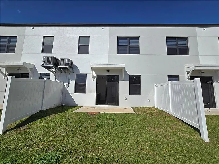 7565 Gesualdo Ct — Photo 32