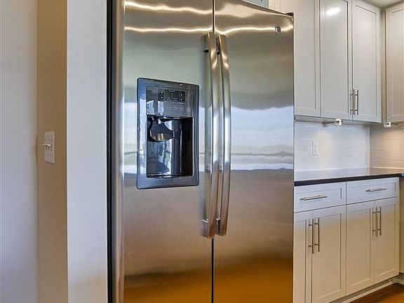 5th image of 220 S 31st Ave S #3304