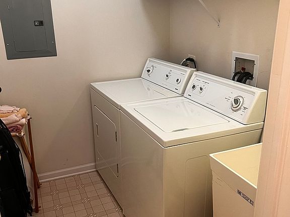 4th image of 8747 W Bryn Mawr Ave APT 707