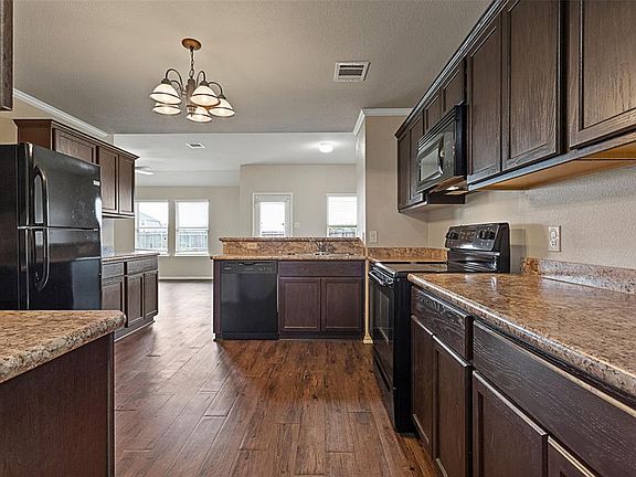 5th image of 209 Gallop Ct