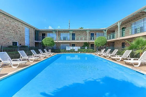 Tanglewood Place — Photo 1