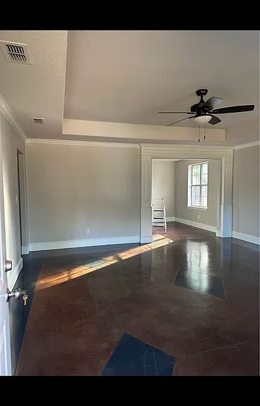 725 E Locust St — Photo 17