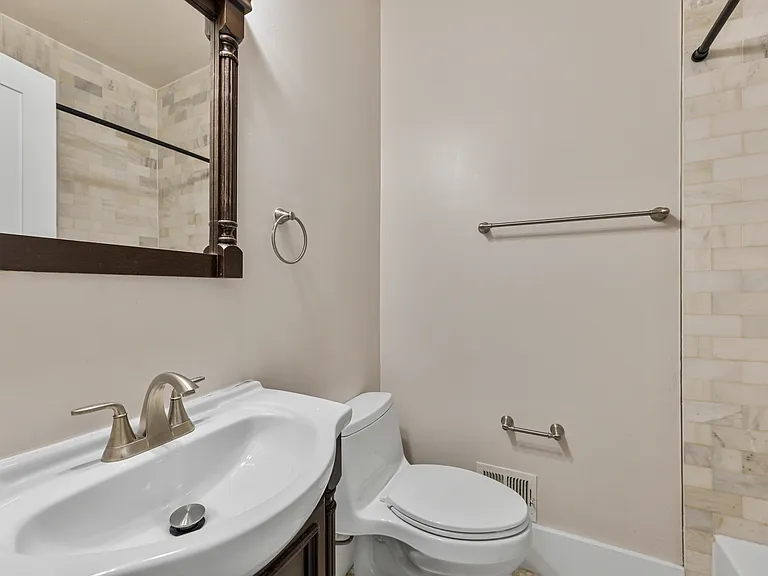 1100 Holbrook Ter NE #2 — Photo 14