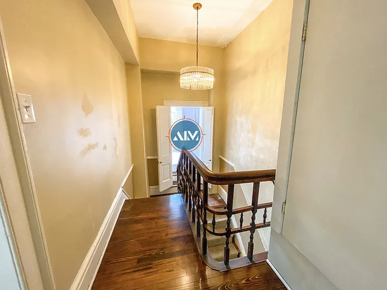 208 E Taylor St — Photo 27