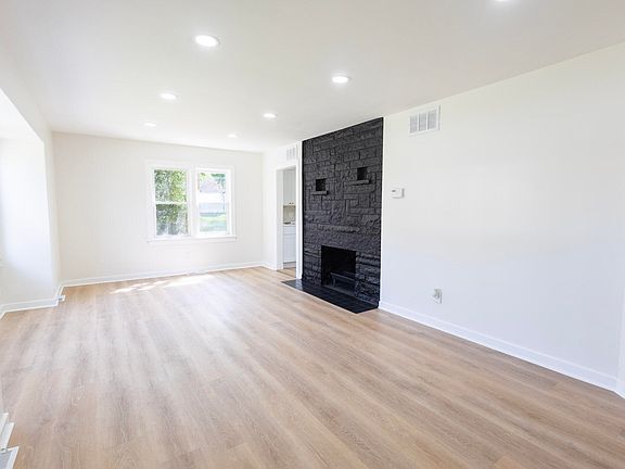 2nd image of 11105 W 105th Pl
