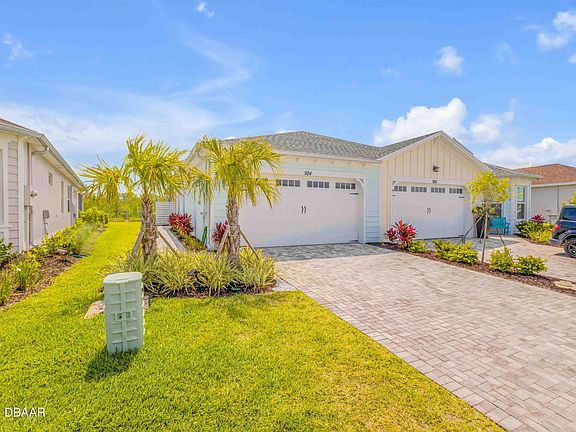 2nd image of 924 Coral Reef Way
