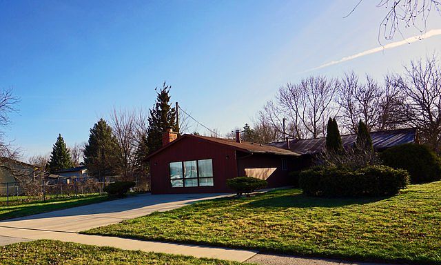 1st image of 7059 Longmeadow Ln