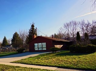 7059 Longmeadow Ln, Hanover Park, IL 60133