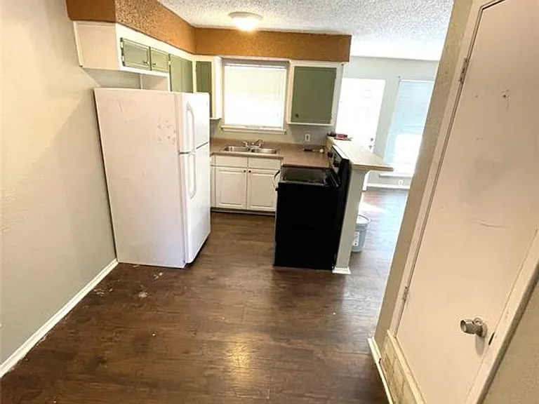 210 N Vanderveer St #7 — Photo 7