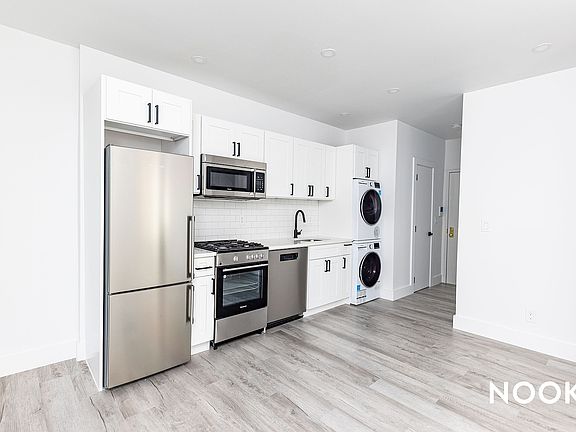 5th image of 329 Woodbine St #1L
