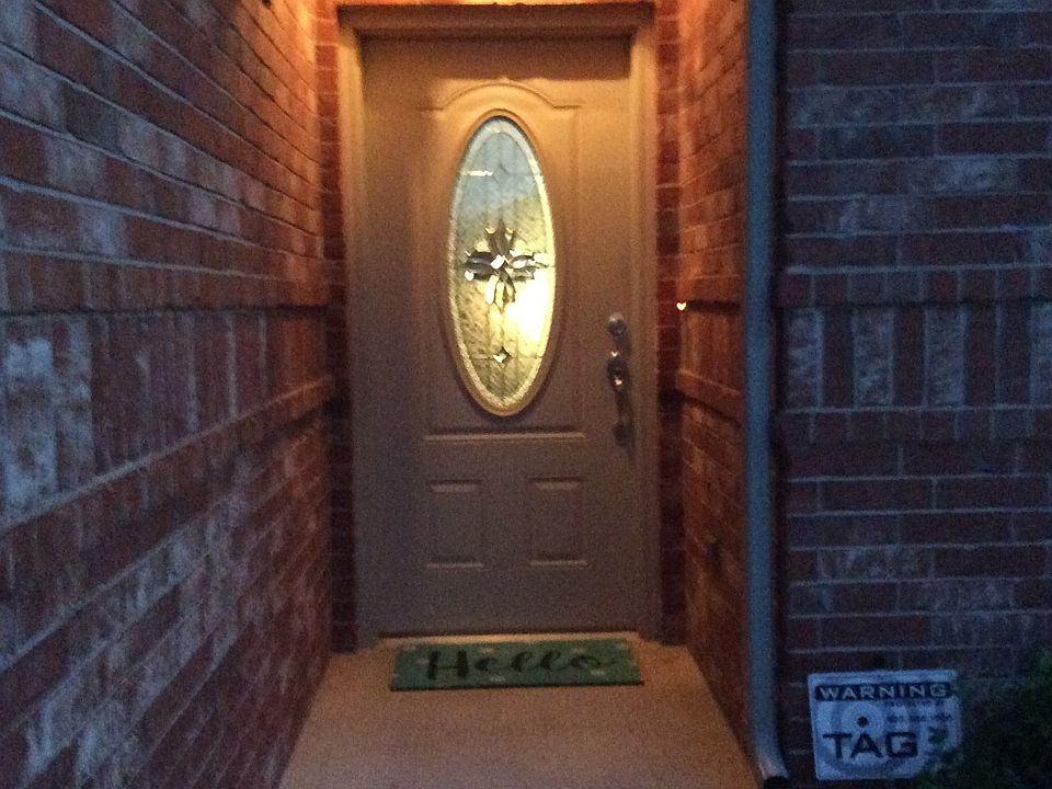 2nd image of 10704 SW 32nd St