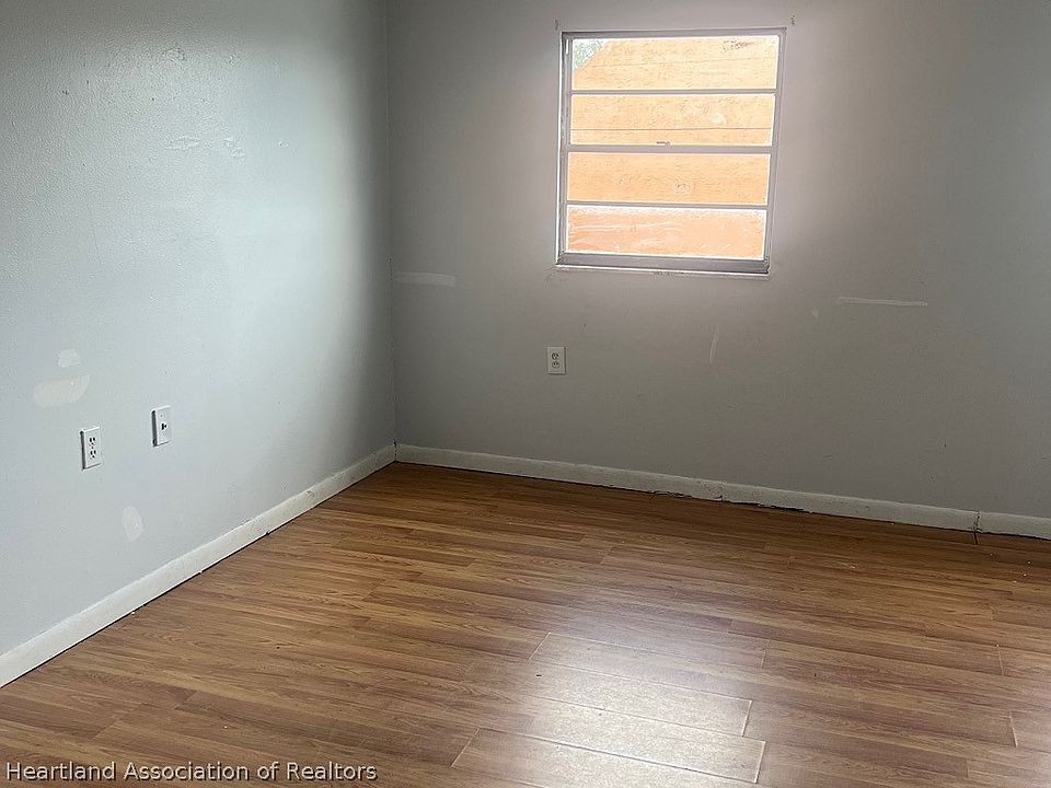 2nd image of 371 Eason Dr