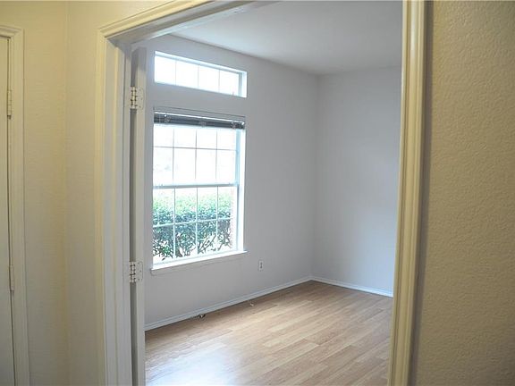 4th image of 3216 Paradise Valley Dr