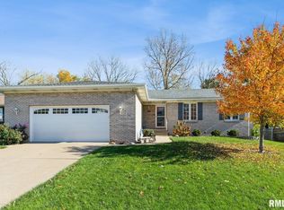 1215 16th Street Ct, Silvis, IL 61282