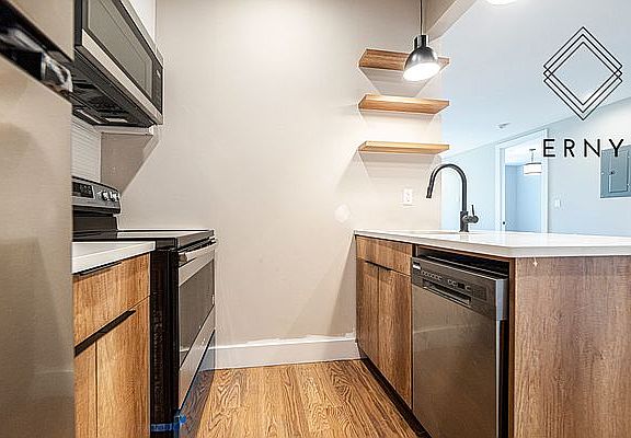 3rd image of 1405 Herkimer St #3
